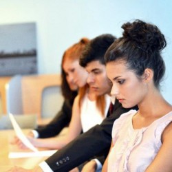 同僚のミス、指摘できますか？