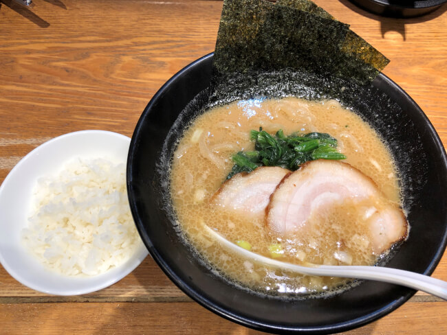 「醤油豚骨」